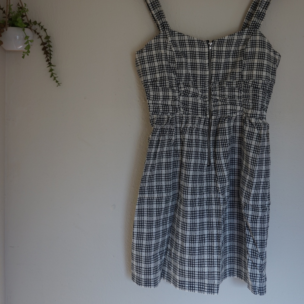 Forever 21 Black and White Summer Dress